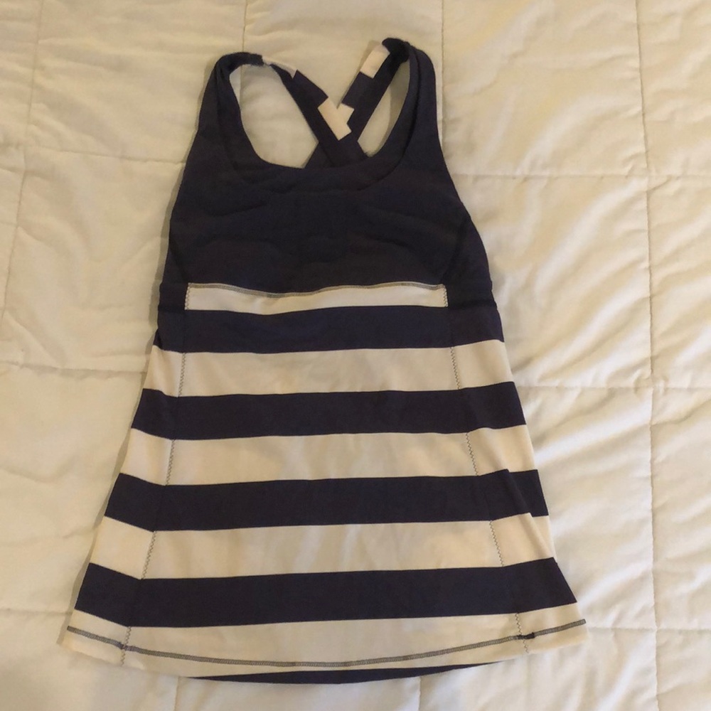 Lululemon cross back tank top, size 6.